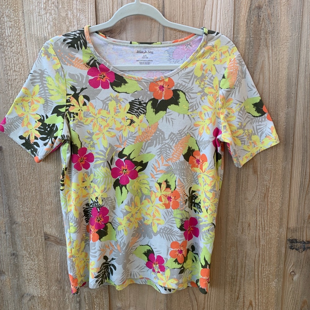 White Stag floral t shirt size L